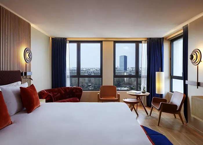 So/ Paris