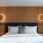 Hotel So/