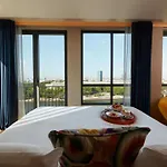 So/ Hotel
