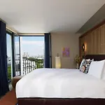 Hotel So/
