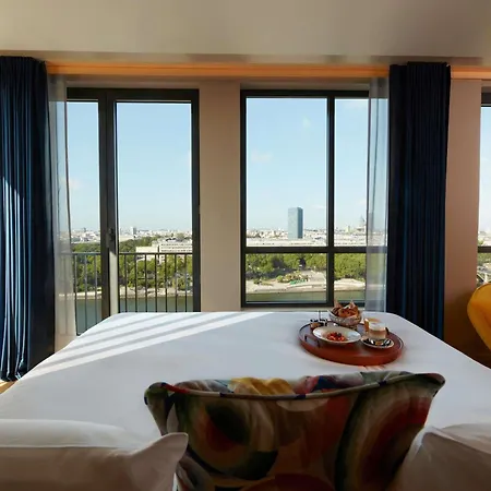 So/ Hotel