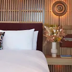 Hotel So/